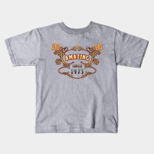 AMAZING SINCE 1975 vintage retro art nouveau birthday gift Kids T-Shirt